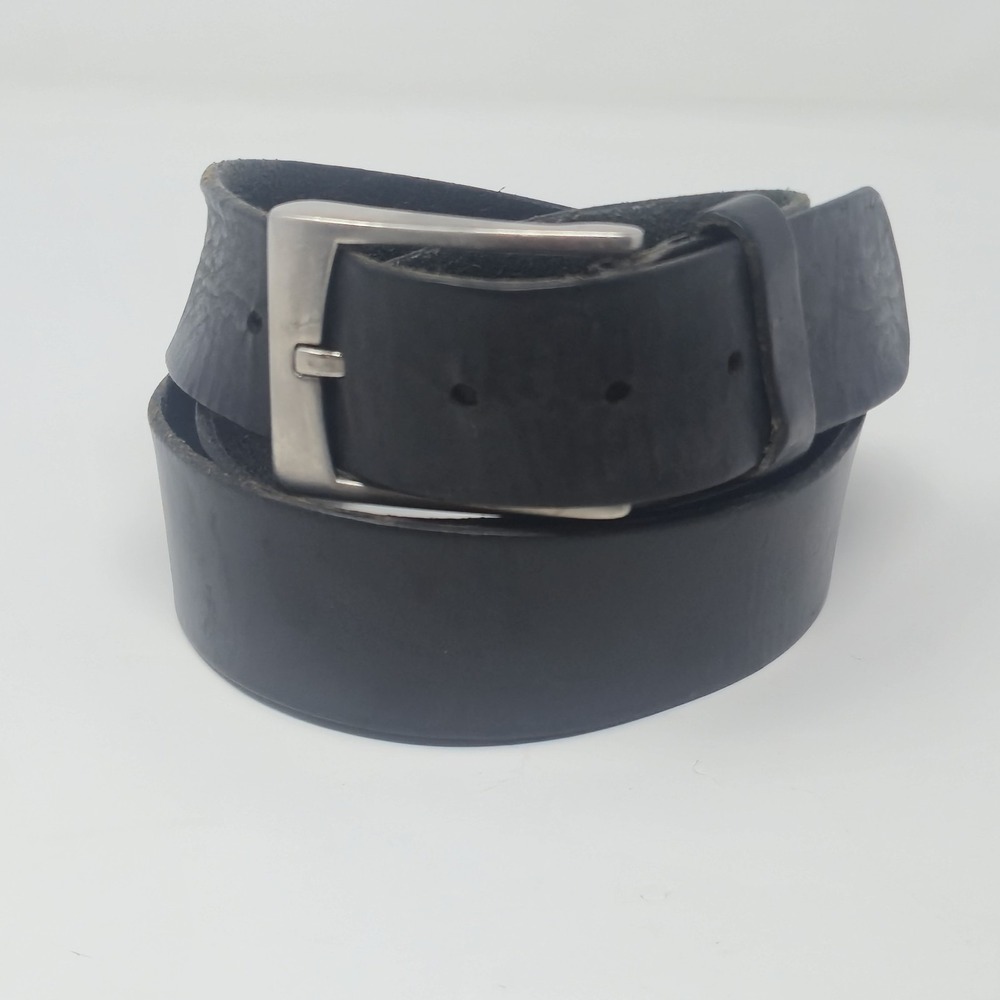 Men's Levi's Black Genuine Leather Belt Size 42 Silver Square Buckle Casual Use